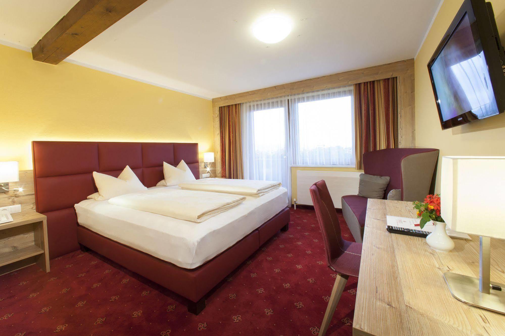 Hotel Bruno Fuegen Exterior photo